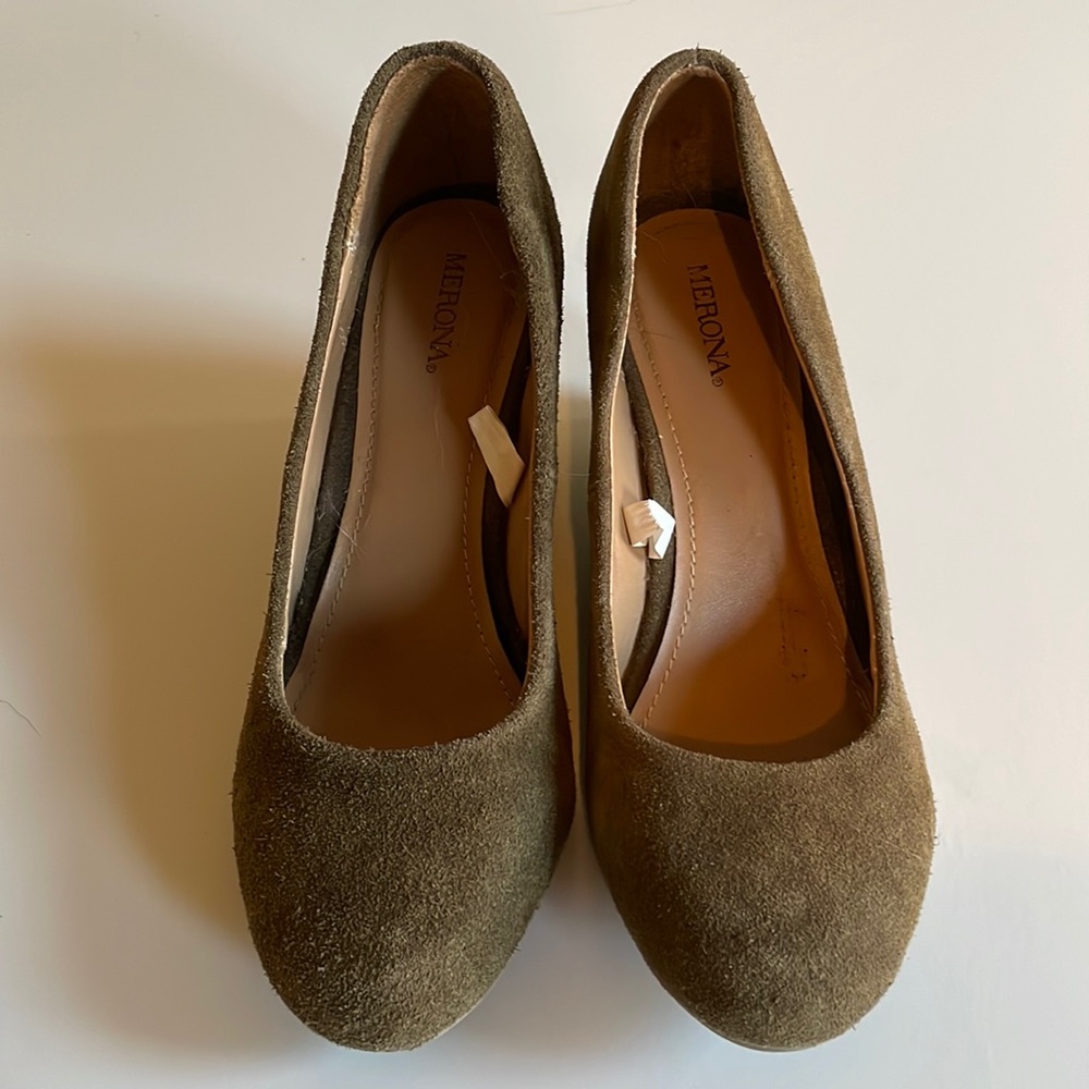Merona Suede Olive Green Wedge Heels, Size 8